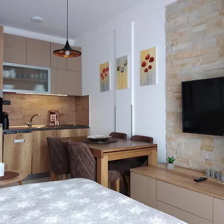 Deluxe Sunny Valley Milmari S8 *