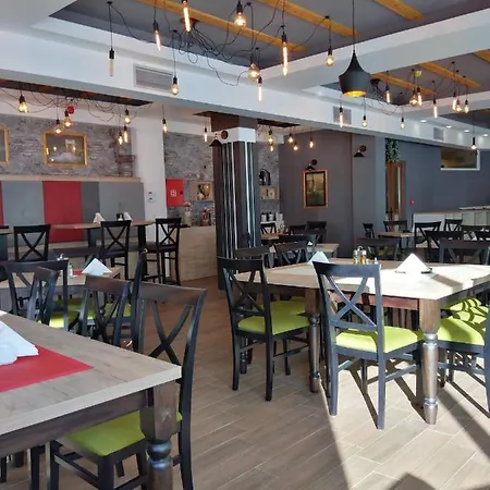 Deluxe Sunny Valley Milmari S8 アパート コパオニク